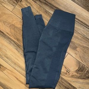 SOLD -  Amplify legging